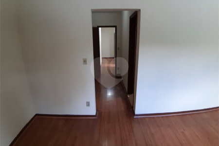 Casa à venda com 3 quartos, sendo 1 suíte,  em Vila Gomes, São Paulo, SP