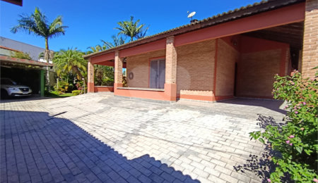 Casa à venda com 3 quartos, sendo 2 suítes,  em Vila Mogilar, Mogi das Cruzes, SP