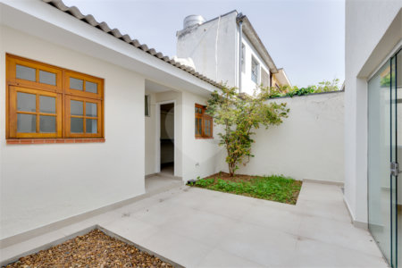 Casa de Vila à venda com 3 quartos, sendo 2 suítes, em Santo Amaro, São Paulo, SP