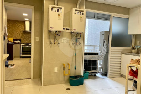 Apartamento à venda com 3 suítes em Vila Suzana, São Paulo, SP
