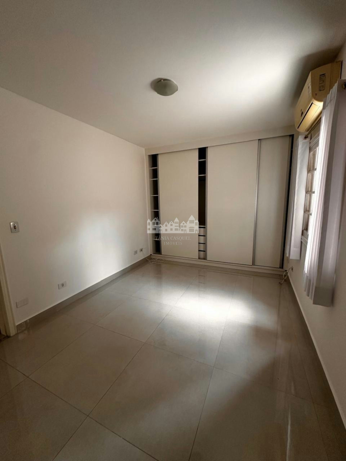 Casa para alugar com 3 suítes em Vila Santista, Atibaia, SP