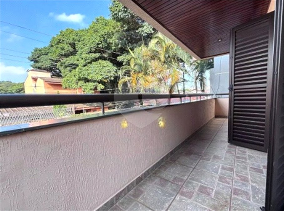 Sobrado à venda ou para alugar com 3 quartos, sendo 1 suíte,  em Jardim Maria Helena, Guarulhos, SP