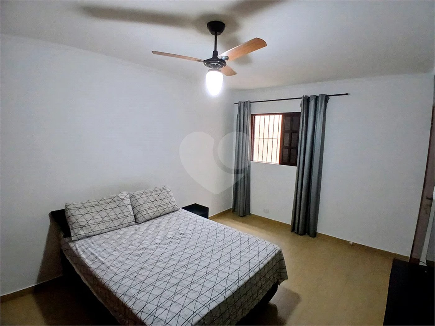 Sobrado à venda com 3 quartos, sendo 1 suíte,  em Tremembé, São Paulo, SP
