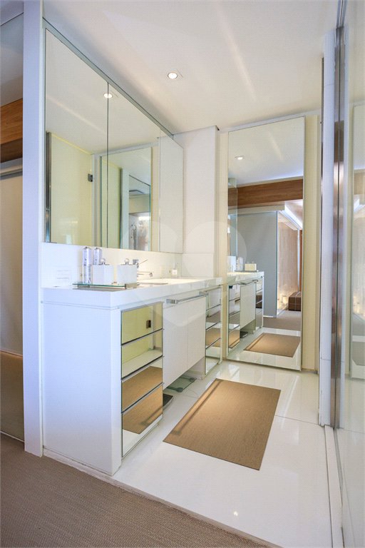 Apartamento à venda com 3 suítes em Cidade Monções, São Paulo, SP