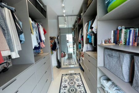 Apartamento 1 suíte com closet, 1 vaga demarcada, Embaré, Santos