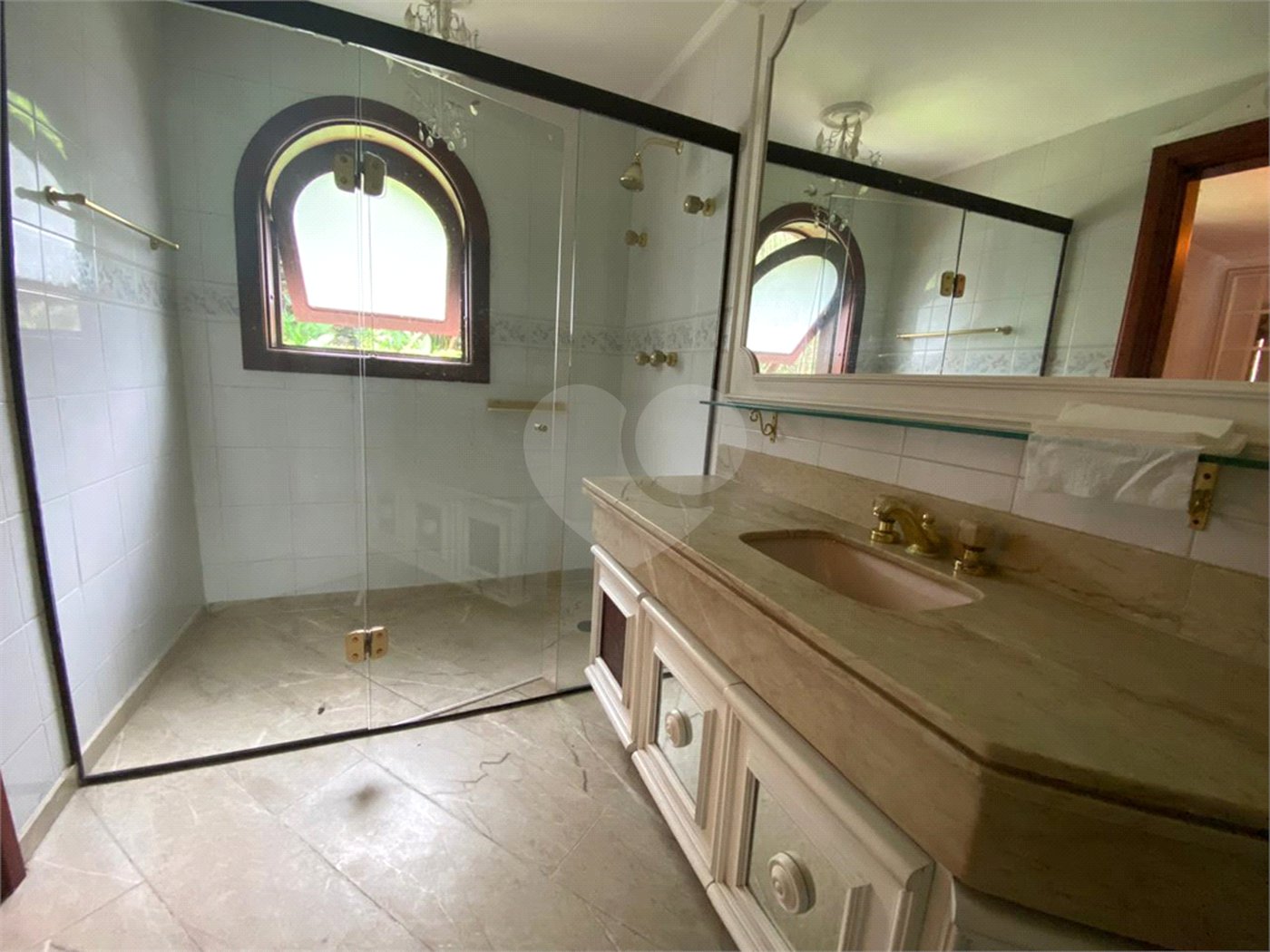Casa à venda ou para alugar com 5 quartos, sendo 3 suítes,  em Fazenda Morumbi, São Paulo, SP