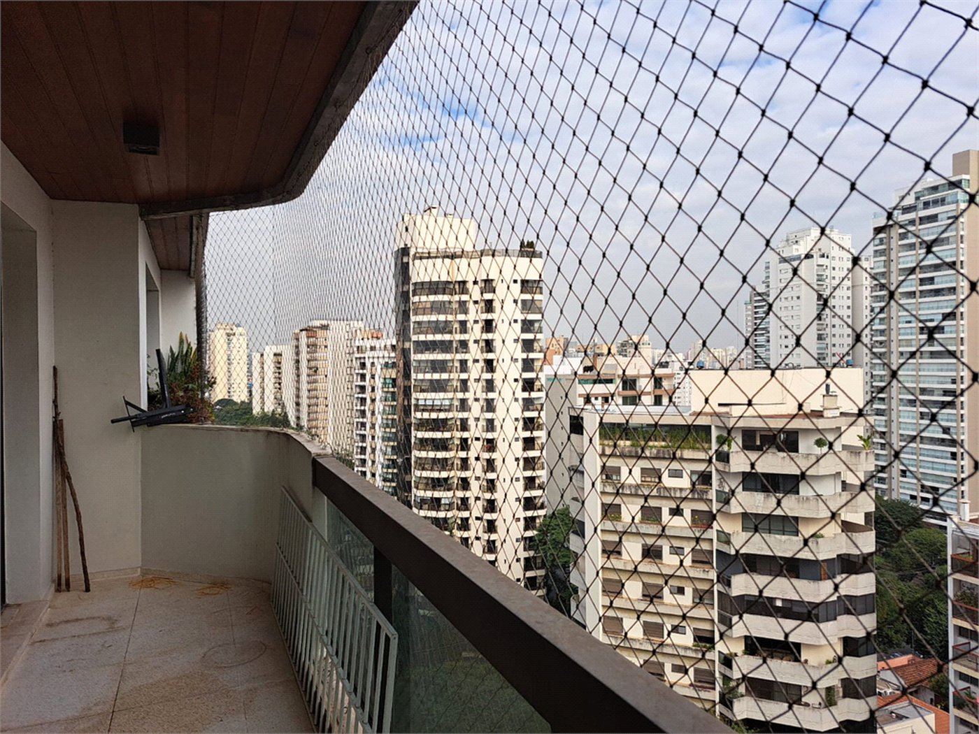 Apartamento à venda com 3 suítes em Campo Belo, São Paulo, SP