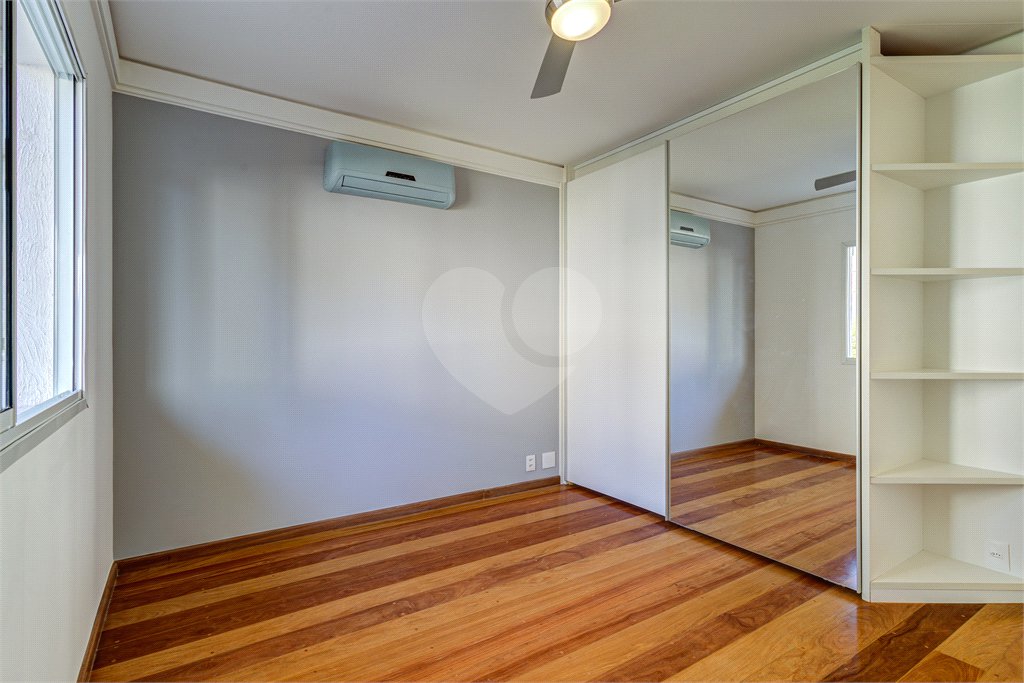Casa à venda com 4 suítes no condomínio Ville de Marseille, São Paulo - SP