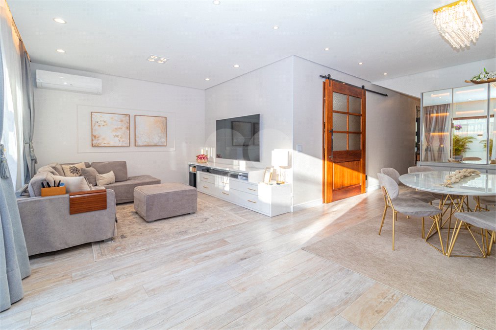 Casa à venda com 4 quartos, sendo 3 suítes, no condomínio Palm Hill North, São Paulo - SP