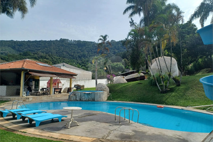 Casa à venda com 5 quartos, sendo 2 suítes, em Rio Abaixo, Mairiporã, SP