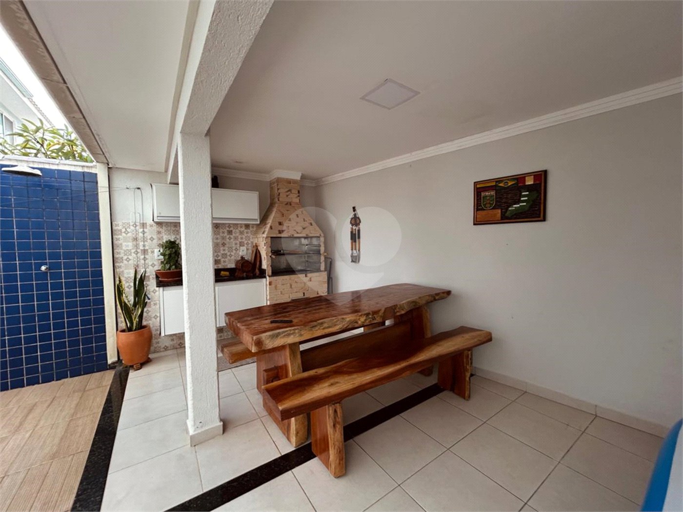 Duplex à venda com 1 quarto, sendo 3 suítes, em Taperapuan, Porto Seguro, BA