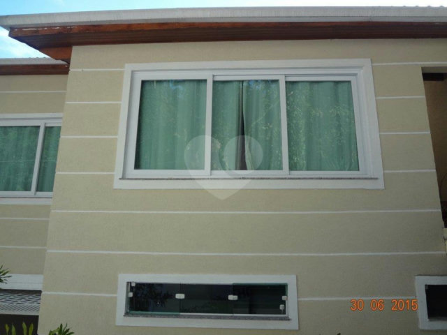 Casa Térrea à venda com 3 quartos, sendo 1 suíte,  em Vila Irmãos Arnoni, São Paulo, SP