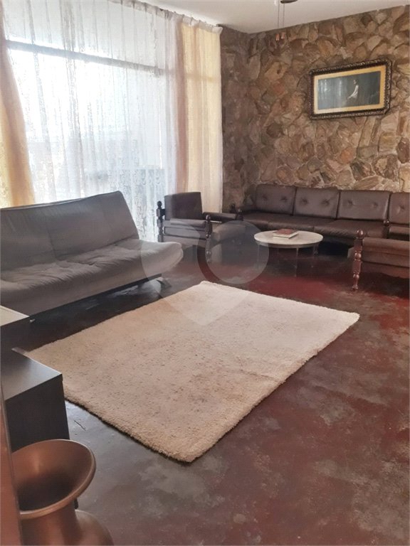 Casa à venda com 4 quartos, sendo 1 suíte, no Centro, Vinhedo, SP