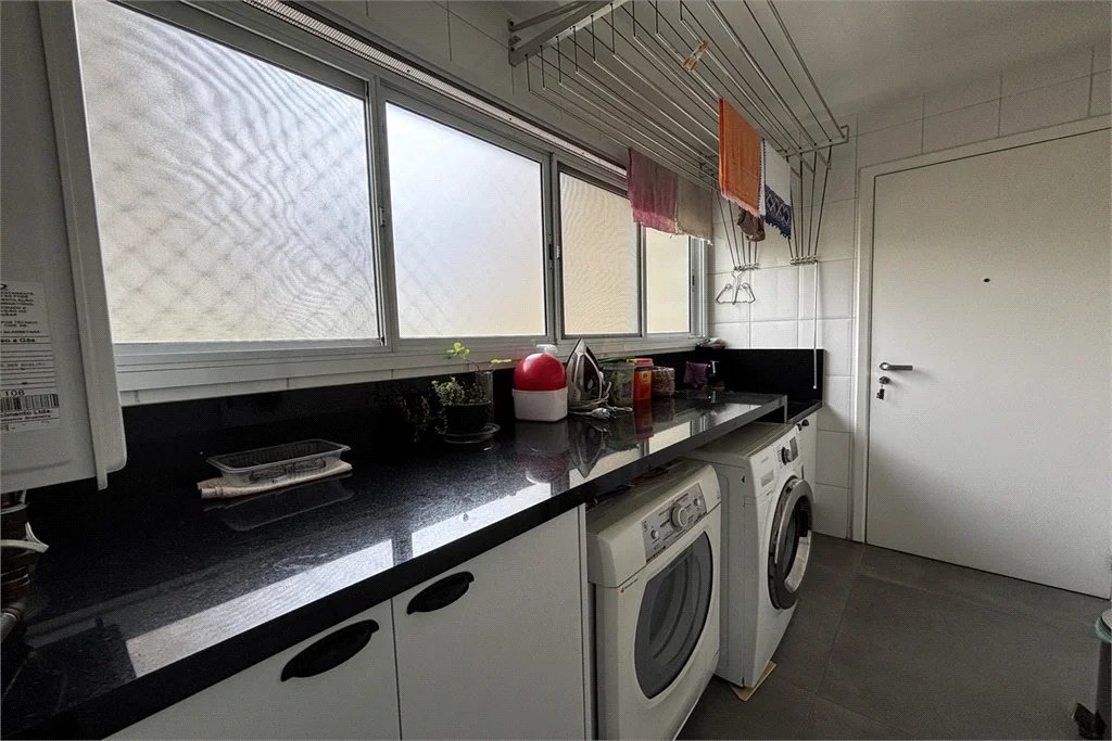 Apartamento para alugar com 3 suítes em Vila Romana, São Paulo, SP