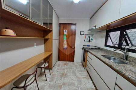 Sobrado à venda com 3 quartos, sendo 1 suíte, em Vila Gomes Cardim, São Paulo, SP