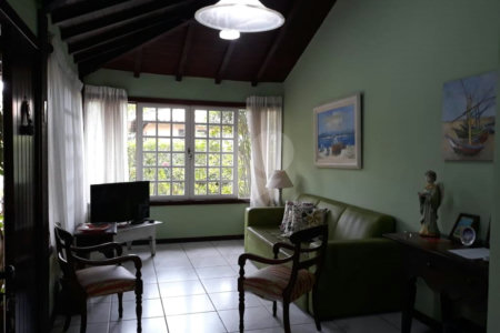 Casa em condomínio à venda com 2 quartos, sendo 1 suíte,  em Portal da Ferradura, Armação dos Búzios, RJ