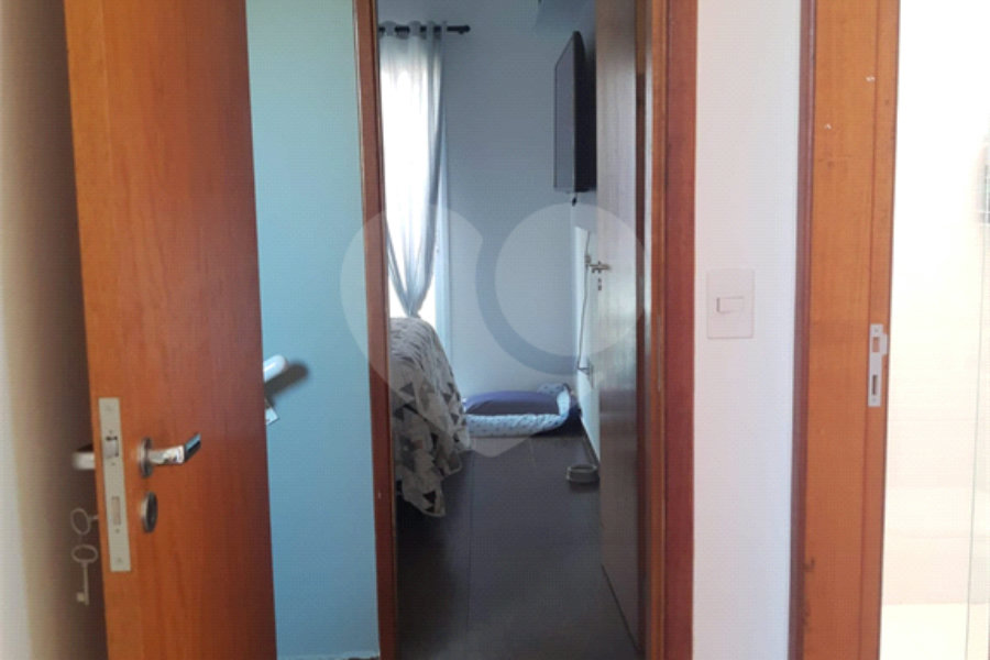 Casa à venda com 2 suítes no condomínio Residencial Poncet, São Paulo - SP
