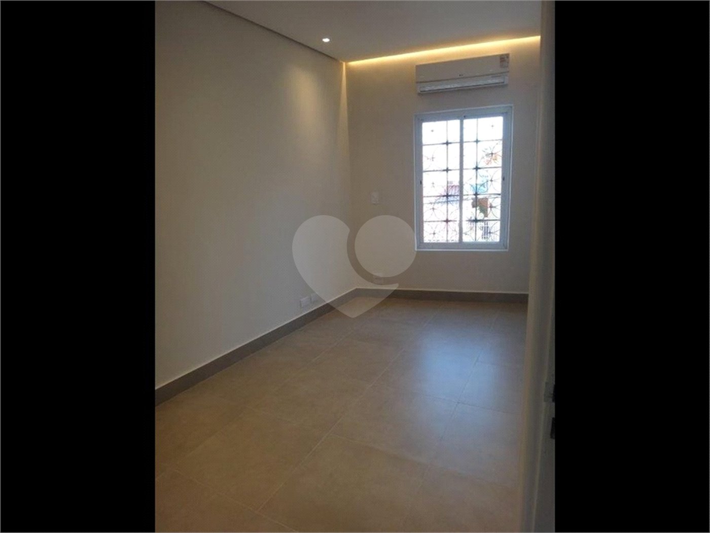 Casa à venda com 3 quartos, sendo 2 suítes,  em Mirandópolis, São Paulo, SP