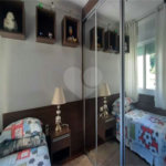Casa à venda com 4 quartos, sendo 2 suítes, no condomínio Florada da Serra, São Paulo - SP