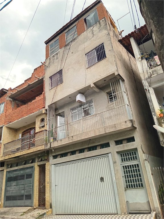Sobrado à venda com 4 quartos, sendo 1 suíte,  em Furnas, São Paulo, SP