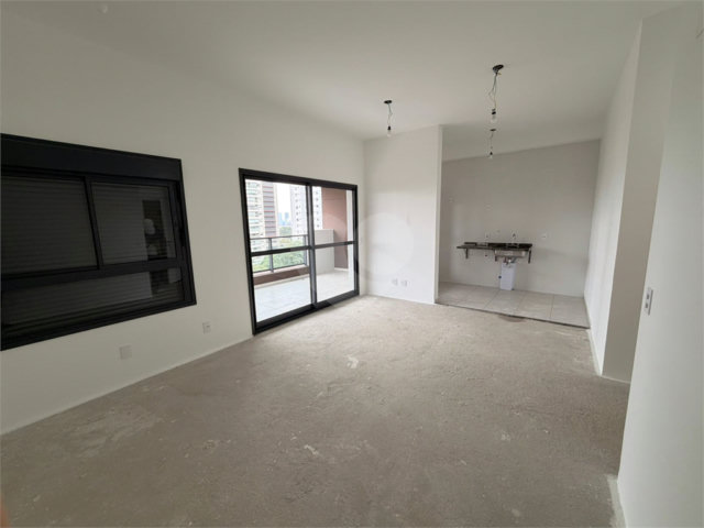 Apartamento à venda com 3 quartos, sendo 1 suíte,  em Alto da Boa Vista, São Paulo, SP