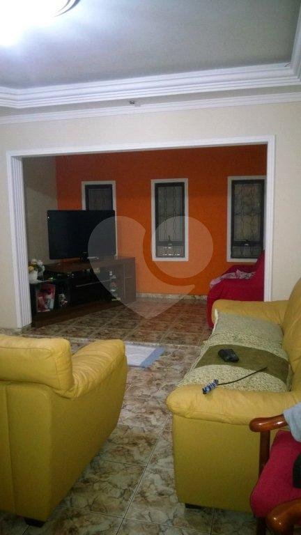 Sobrado à venda com 3 quartos em Tremembé, São Paulo, SP