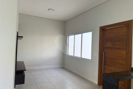 Casa à venda com 3 quartos, sendo 1 suíte, no condomínio Village Moutonnée Salto Sp, Salto - SP