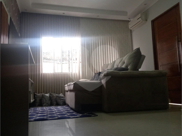 Sobrado à venda com 3 quartos, sendo 1 suíte,  em Tremembé, São Paulo, SP