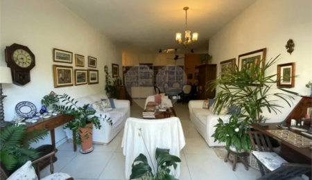 Apartamento à venda com 4 quartos, sendo 1 suíte,  em Lagoa, Rio de Janeiro, RJ