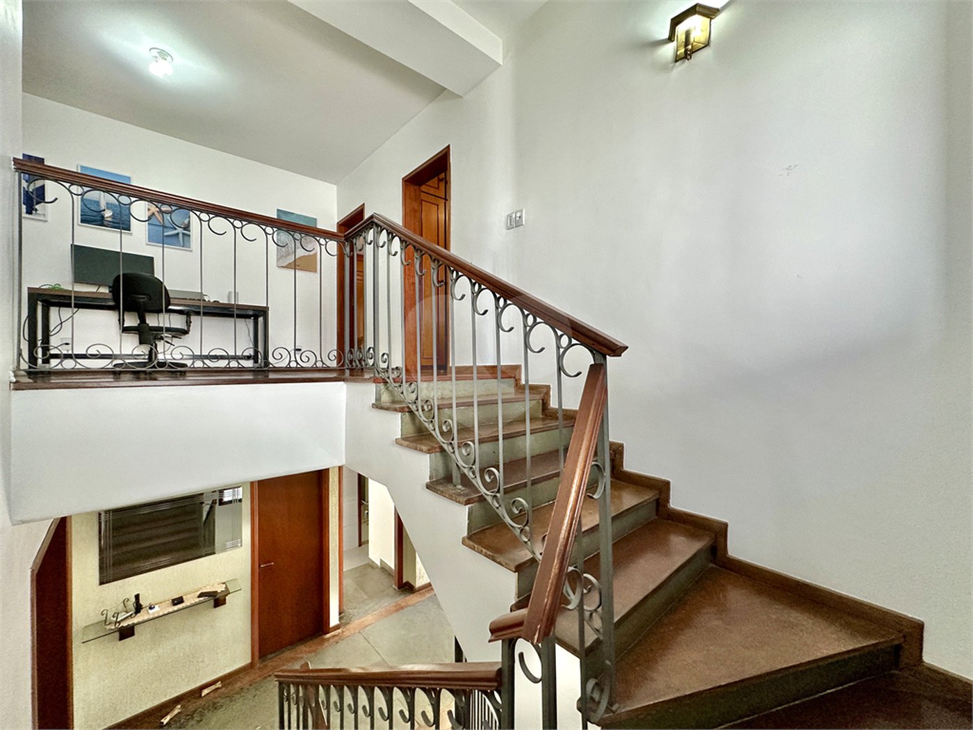 Casa à venda com 5 quartos, sendo 4 suítes,  no condomínio Parque dos Príncipes, São Paulo - SP
