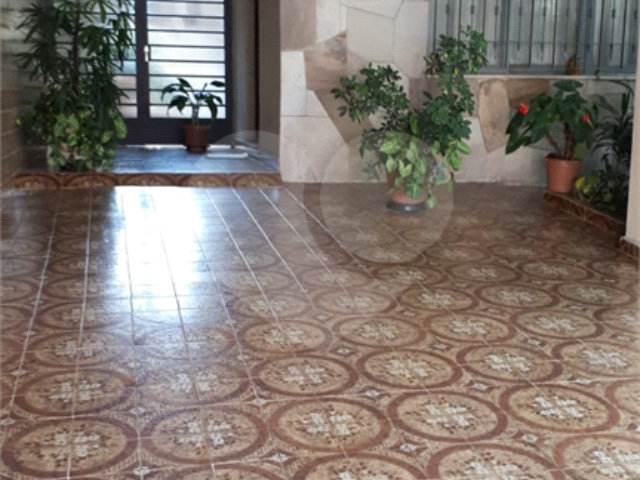 Sobrado à venda com 3 quartos em Tremembé, São Paulo, SP
