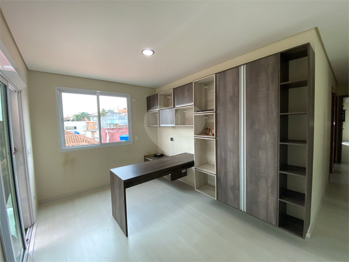 Sobrado à venda com 3 quartos, sendo 1 suíte,  em Jardim Vila Galvão, Guarulhos, SP