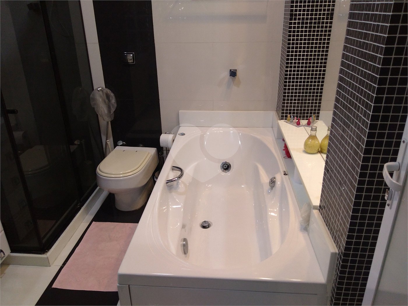 Casa à venda com 3 quartos, sendo 1 suíte,  no condomínio Conselheiro Ferraz, Rio de Janeiro - RJ