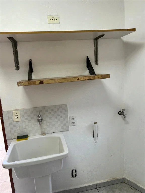 Sobrado à venda com 5 quartos, sendo 2 suítes, em Vila Universitária, São Paulo, SP