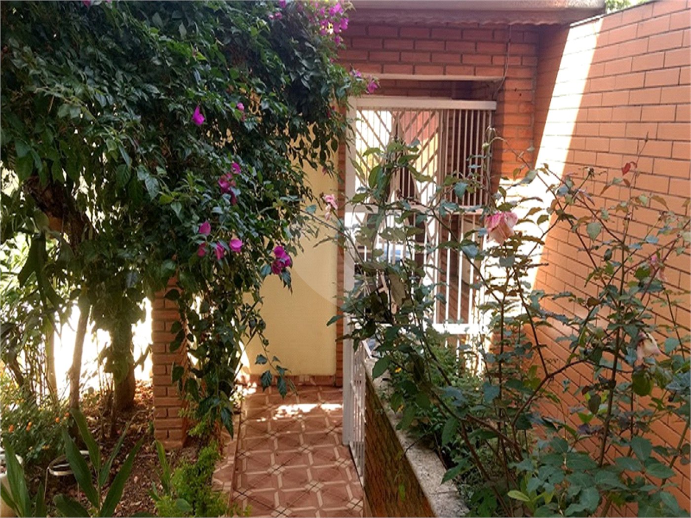 Sobrado à venda com 4 quartos, sendo 2 suítes, em Tremembé, São Paulo, SP