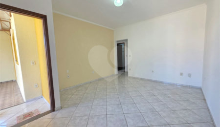 Casa à venda com 3 quartos, sendo 2 suítes,  em Jardim Santo Antônio, Valinhos, SP