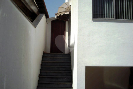Casa à venda com 4 quartos, sendo 2 suítes, em Jardim Pinheiros, São Paulo, SP