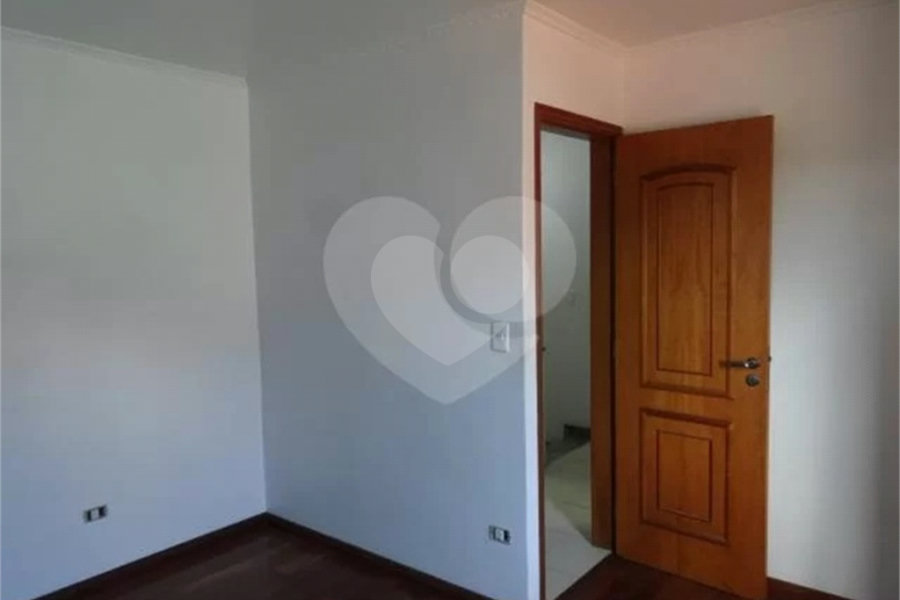 Casa à venda com 4 quartos, sendo 2 suítes, em Horto, São Paulo, SP