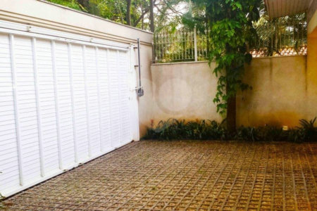Sobrado à venda com 4 quartos, sendo 2 suítes, em Jardim Marajoara, São Paulo, SP