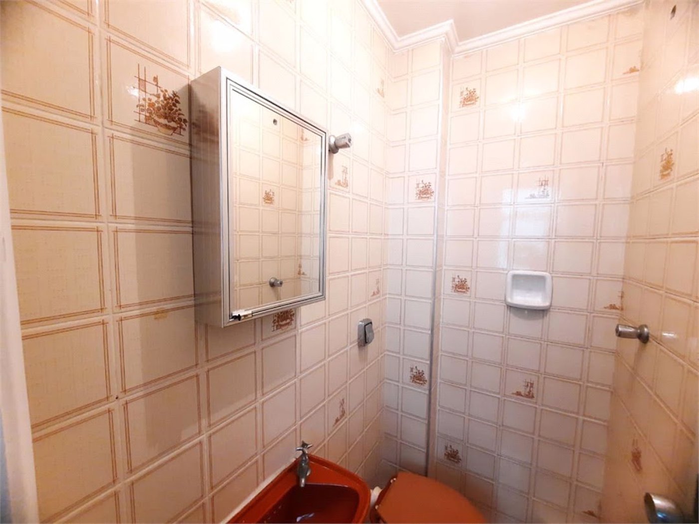 Apartamento com 2 dormitórios à venda na Enseada – 500 metros da praia