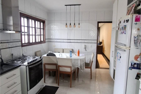 Sobrado à venda com 3 quartos, sendo 1 suíte, em Vila Constança, São Paulo, SP