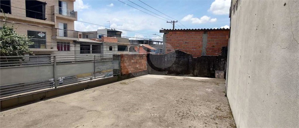 Sobrado à venda com 3 quartos, sendo 1 suíte, em Cidade Kemel, São Paulo, SP