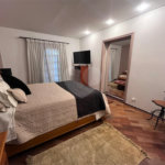 Casa à venda com 4 quartos, sendo 2 suítes, no condomínio Jornalista Américo Ariza, São Paulo - SP