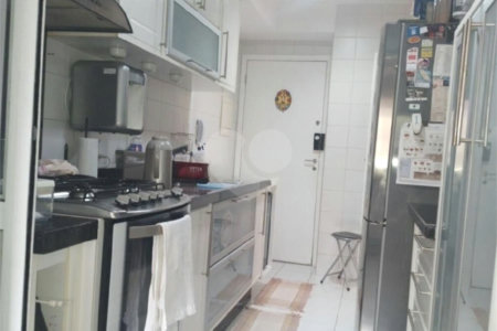 Apartamento à venda com 2 quartos, sendo 1 suíte, em Vila Andrade, São Paulo, SP