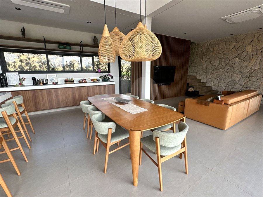 Casa Térrea à venda ou para alugar com 3 suítes em Jardim Leonor, Itatiba, SP