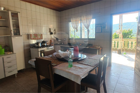 Chácara à venda com 3 quartos, sendo 1 suíte, no Centro, Nazaré Paulista, SP