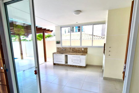 Casa à venda com 3 quartos, sendo 1 suíte, em Outerio da Glória, Porto Seguro, BA