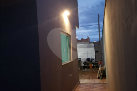 Sobrado à venda com 3 quartos, sendo 1 suíte,  em Residencial Jardim Nathália, Sorocaba, SP