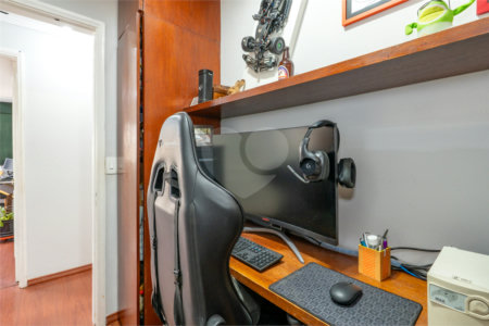 Apartamento à venda com 3 quartos, sendo 1 suíte, em Campo Belo, São Paulo, SP