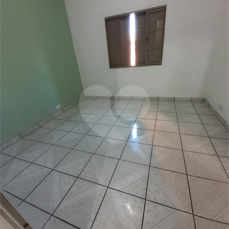 Sobrado à venda com 4 quartos em Vila Correa, Ferraz de Vasconcelos, SP